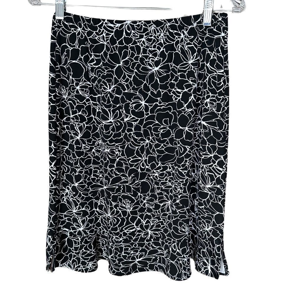 Black & White Floral Pattern Pull On Lightweight Skirt Size Small